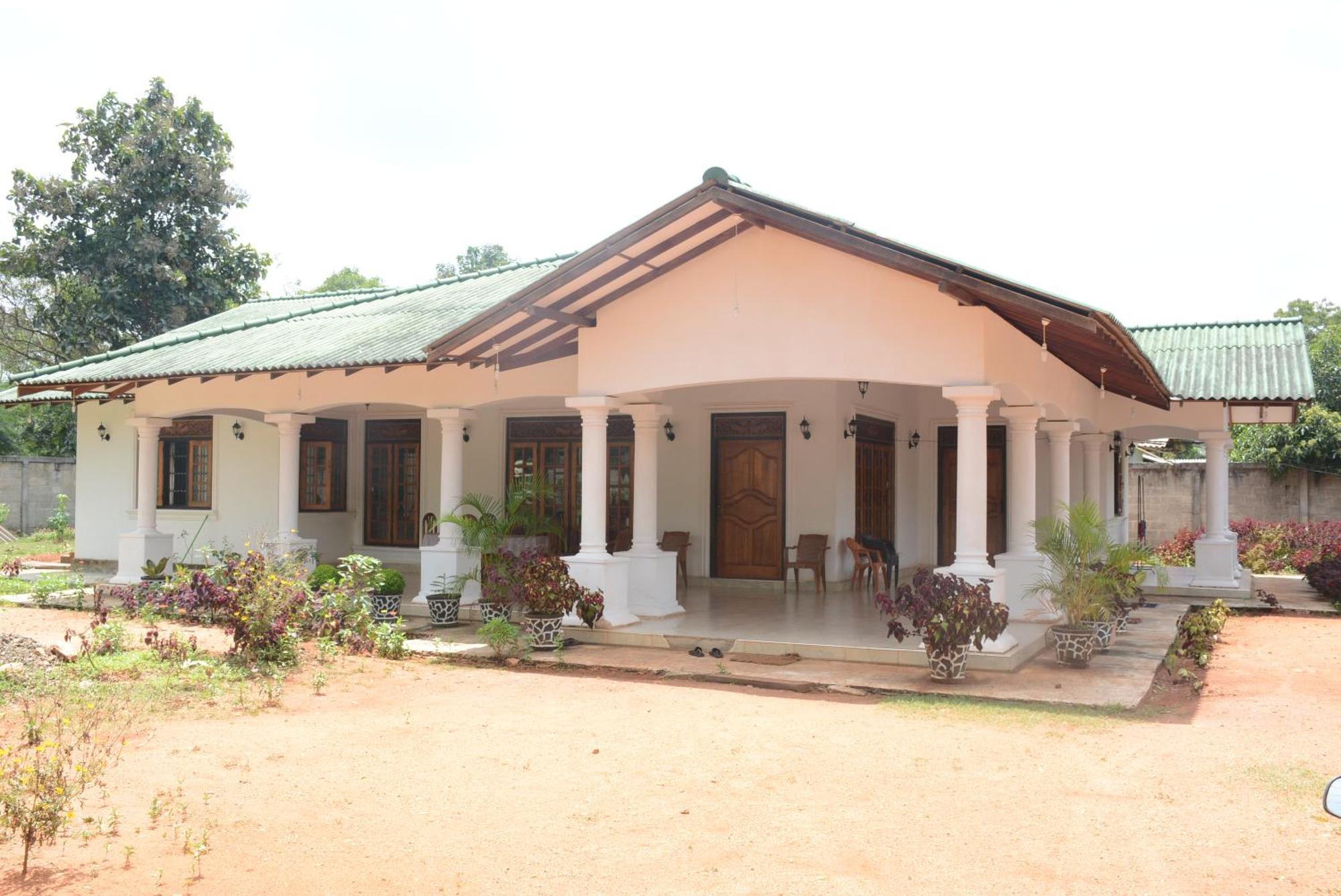 Hotel First House Mihintale Exteriér fotografie
